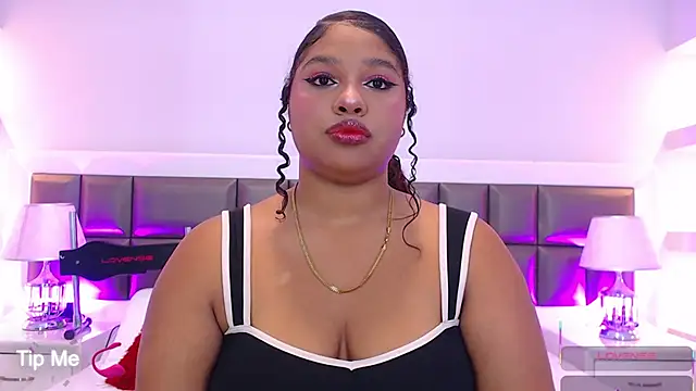 LennaEvans online show from November 3, 2025, 11:44 am