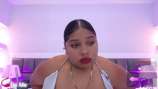 LennaEvans online show from November 12, 2025, 11:10 am