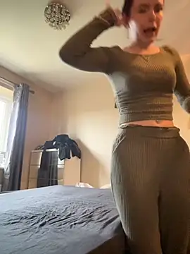 Snapshot of Sophsaysxox chatting on November 15, 2025, 2:02 pm Sophsaysxox online show from November 15, 2025, 2:02 pm