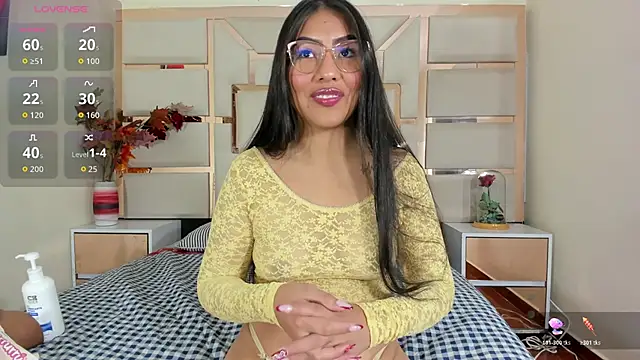 Snapshot of luna_maisonn chatting on June 27, 2026, 1:17 pm luna maisonn online show from June 27, 2026, 1:17 pm