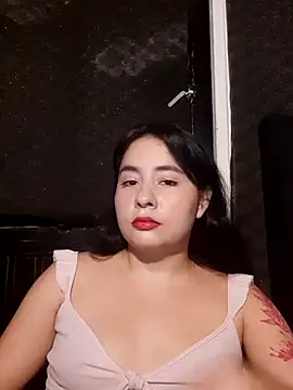 Snapshot of Yuli-27 chatting on November 26, 2025, 2:23 am Yuli-27 online show from November 26, 2025, 2:23 am