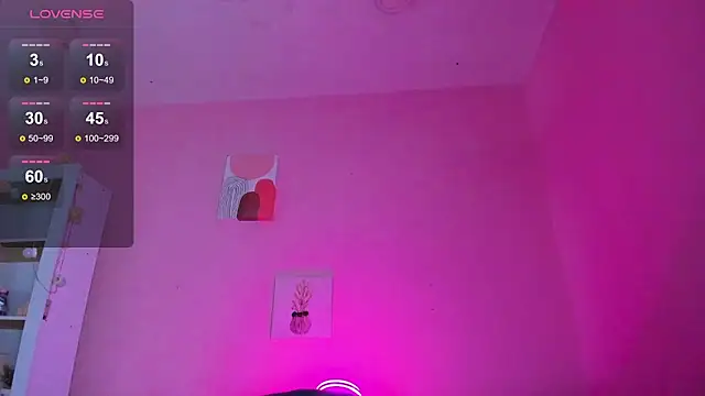 Georgina Ferri  online show from November 4, 2025, 5:23 pm