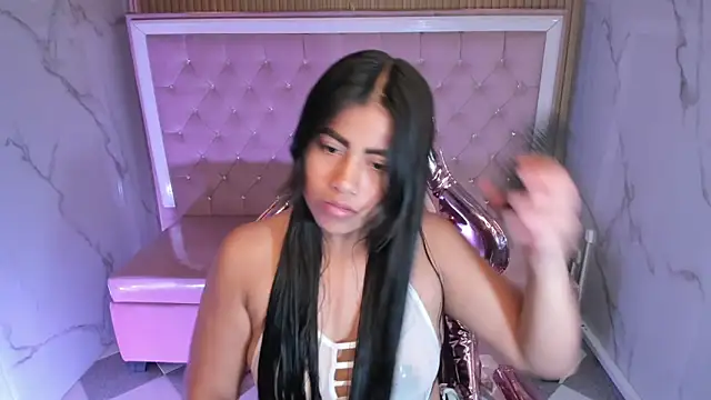 Victoria b  online show from October 3, 2025, 7:55 pm