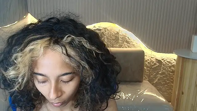 Agnis ink r online show from October 27, 2025, 12:53 pm