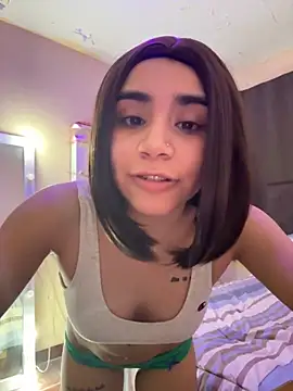 Snapshot of Ariovalle chatting on November 19, 2025, 5:18 am Ariovalle online show from November 19, 2025, 5:18 am