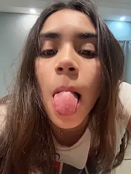 Ariovalle online show from March 25, 2026, 1:55 am