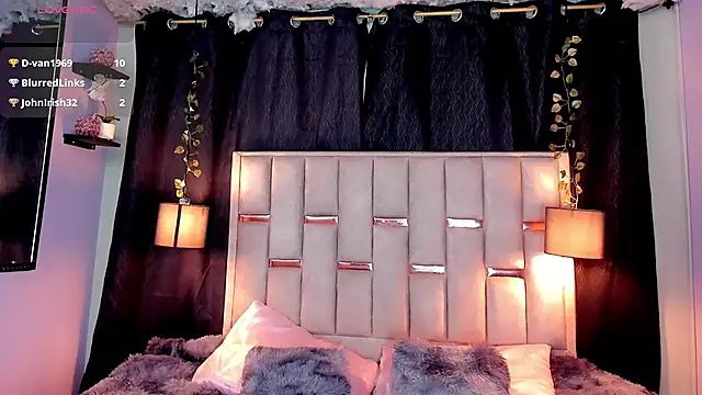 melody-rouss online show from October 3, 2025, 3:14 am