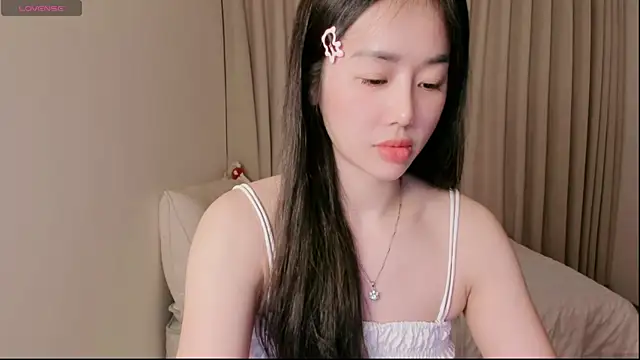 strawberry-ni online show from October 11, 2025, 10:03 am