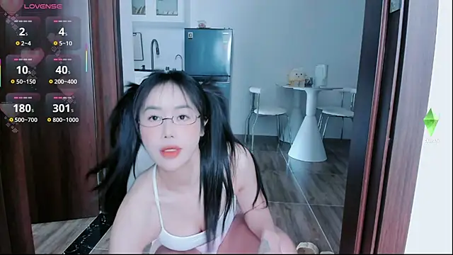 strawberry-ni online show from October 27, 2025, 3:21 am