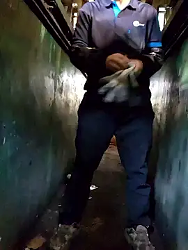 anggllaaa online show from October 30, 2025, 1:29 am