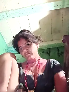 Snapshot of Sexy_queeny chatting on October 2, 2025, 8:38 pm Sexy queeny online show from October 2, 2025, 8:38 pm