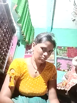 Snapshot of Sexy_queeny chatting on October 13, 2025, 6:52 pm Sexy queeny online show from October 13, 2025, 6:52 pm