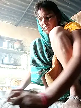 Snapshot of Sexy_queeny chatting on October 15, 2025, 3:39 am Sexy queeny online show from October 15, 2025, 3:39 am