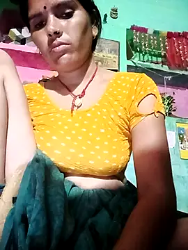 Snapshot of Sexy_queeny chatting on October 15, 2025, 3:45 pm Sexy queeny online show from October 15, 2025, 3:45 pm