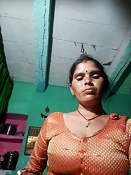 Snapshot of Sexy_queeny chatting on October 22, 2025, 2:17 pm Sexy queeny online show from October 22, 2025, 2:17 pm