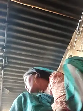 Snapshot of Sexy_queeny chatting on November 17, 2025, 3:45 am Sexy queeny online show from November 17, 2025, 3:45 am