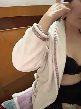 xiiuuff18 online show from March 13, 2026, 12:56 pm