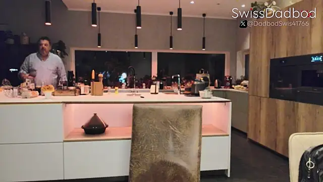 Snapshot of SwissDadbod chatting on September 16, 2025, 9:16 pm SwissDadbod online show from September 16, 2025, 9:16 pm