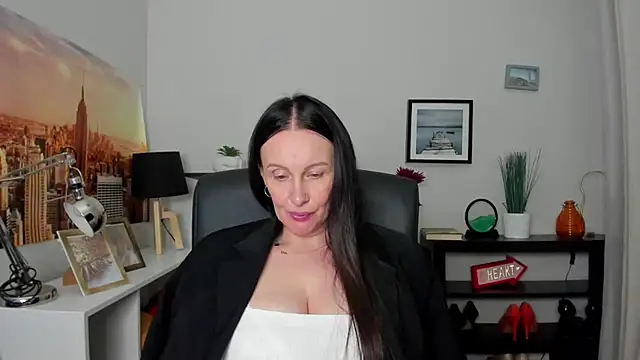 Velvet Jasmine online show from October 3, 2025, 5:32 pm