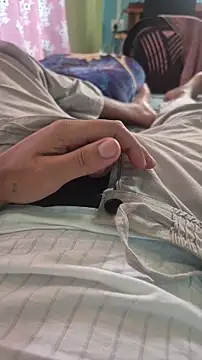 yourdesire069 online show from April 15, 2026, 9:27 am