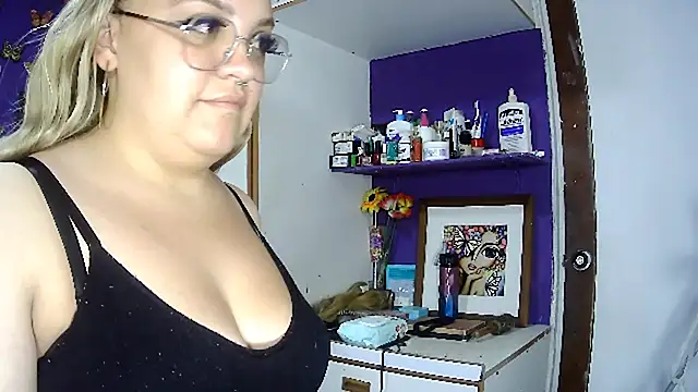 Sasha TK online show from October 26, 2025, 9:10 pm