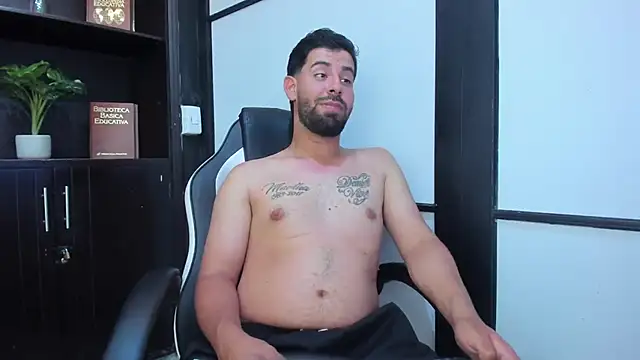 JhoanMontes online show from November 7, 2025, 7:36 pm