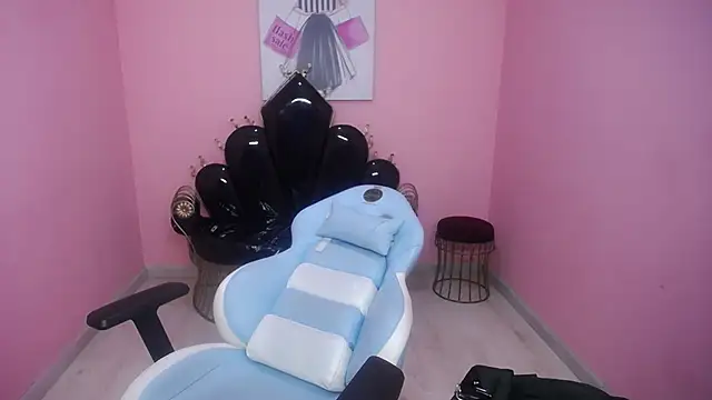 Isabella Mendez  online show from October 26, 2025, 1:39 pm