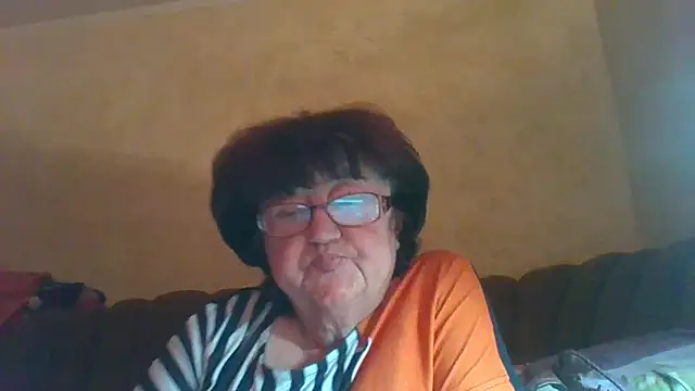 MilaSky5303 online show from September 30, 2025, 9:20 pm