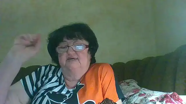 MilaSky5303 online show from November 3, 2025, 9:05 pm