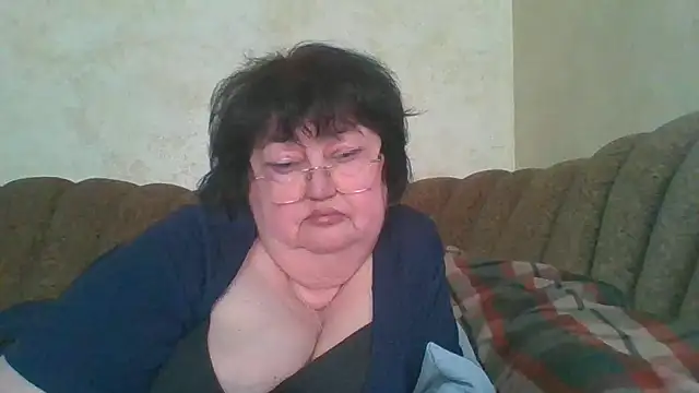 MilaSky5303 online show from April 13, 2026, 1:05 pm