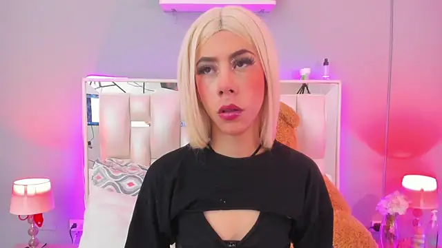 Darlyn tenderhot   online show from October 12, 2025, 11:15 pm