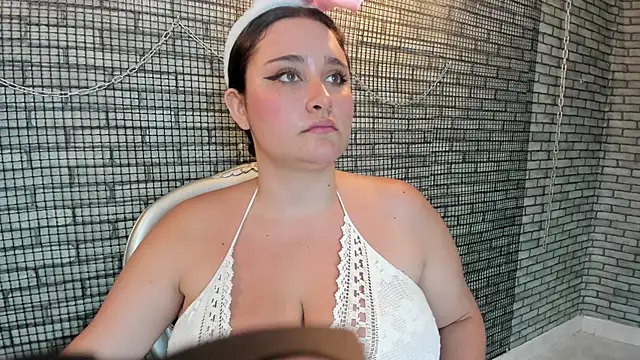 Briana 24 online show from February 26, 2026, 5:23 pm