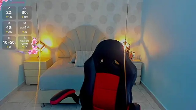 SHENOA HUNTER online show from September 18, 2025, 7:38 pm