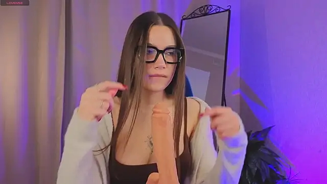 Snapshot of Tiny__Toon chatting on November 8, 2025, 6:35 am Tiny Toon online show from November 8, 2025, 6:35 am