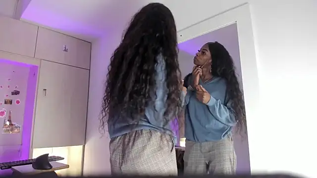 Stefannyevans  online show from February 6, 2026, 1:58 pm