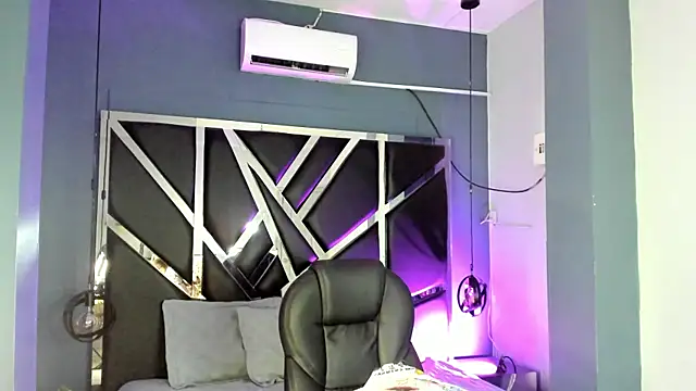 Julieth brown  online show from September 27, 2025, 8:47 pm