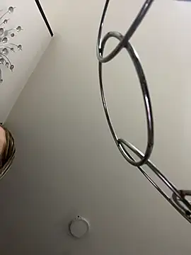 MoraInFire online show from April 9, 2026, 5:40 am