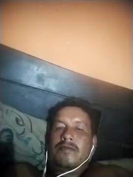 colombiano198720 online show from October 2, 2025, 1:45 am