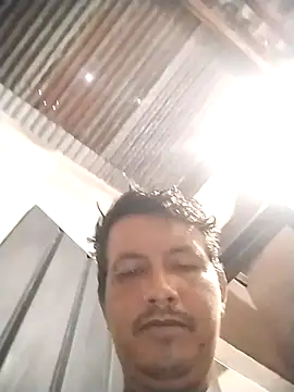 colombiano198720 online show from November 6, 2025, 1:01 pm