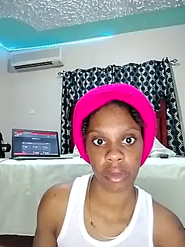 PinkSkyyy online show from December 22, 2025, 2:30 am