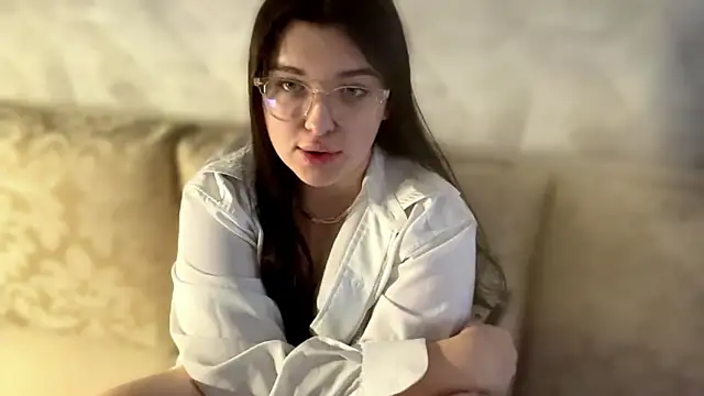 CarylWeatherholtz online show from October 9, 2025, 1:42 pm