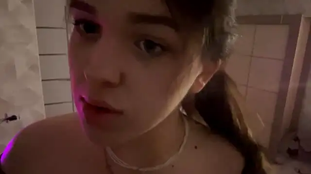 CarylWeatherholtz online show from October 21, 2025, 4:08 pm