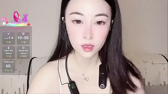 LuLu-Moon online show from September 9, 2025, 6:24 am