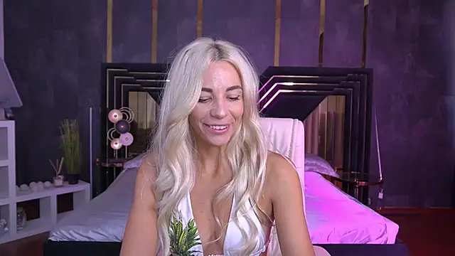 BellaRayyy online show from September 28, 2025, 6:19 am