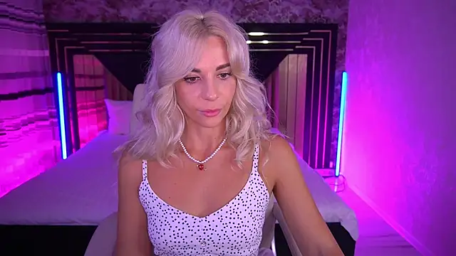 BellaRayyy online show from July 1, 2026, 1:24 pm