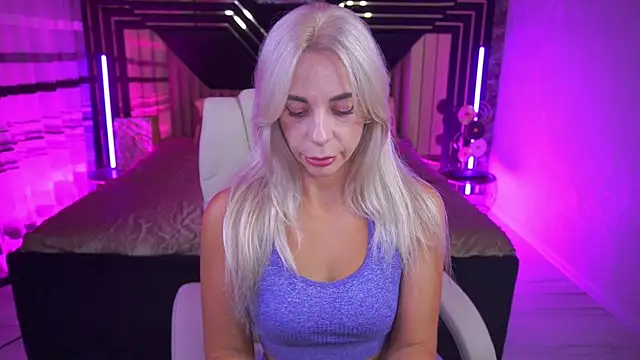 BellaRayyy online show from July 22, 2026, 1:03 pm