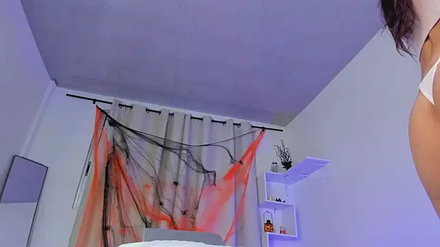 Selenafox 0 online show from October 13, 2025, 2:00 am