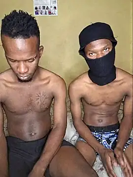 Snapshot of RAWFREAKYVERSE chatting on February 17, 2026, 6:36 pm RAWFREAKYVERSE online show from February 17, 2026, 6:36 pm