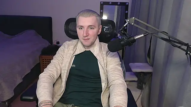 Elvin Vaenight online show from November 12, 2025, 9:25 pm