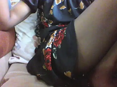 Snapshot of Moongodessy chatting on November 27, 2025, 9:44 am Moongodessy online show from November 27, 2025, 9:44 am